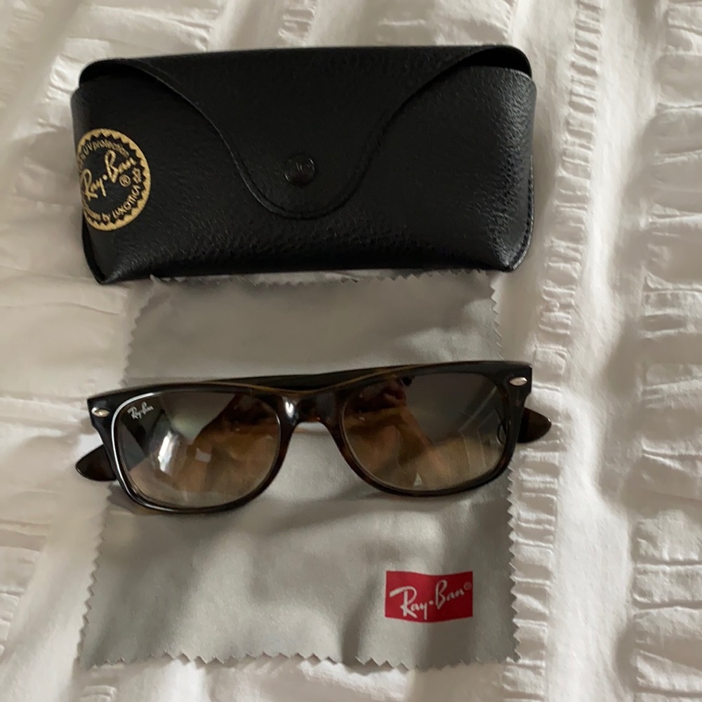 Ray-Ban RB2132 New Wayfarer Sunglasses – Tortoise